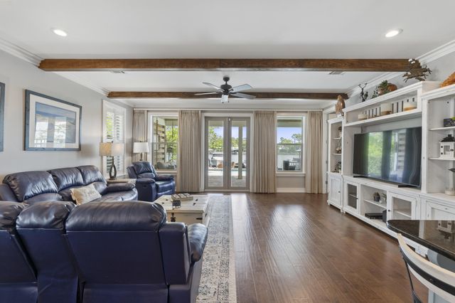 862 Bay Grove Road, Freeport, FL 32439