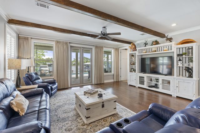 862 Bay Grove Road, Freeport, FL 32439