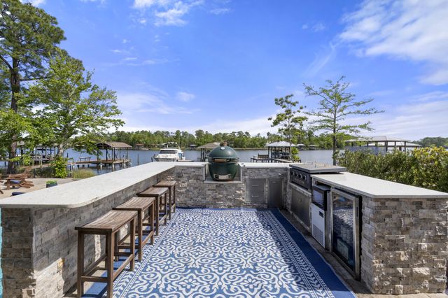 862 Bay Grove Road, Freeport, FL 32439