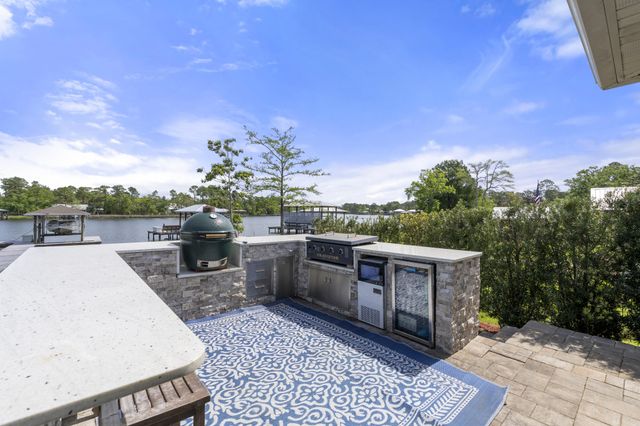 862 Bay Grove Road, Freeport, FL 32439