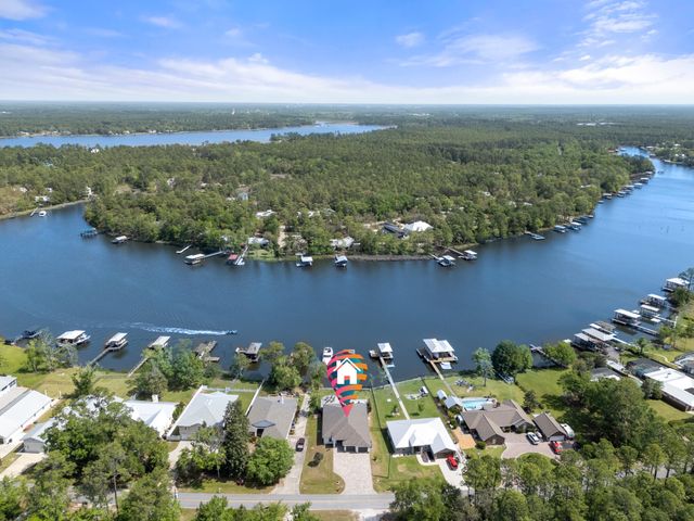 862 Bay Grove Road, Freeport, FL 32439