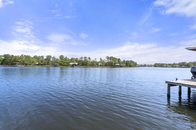 862 Bay Grove Road, Freeport, FL 32439