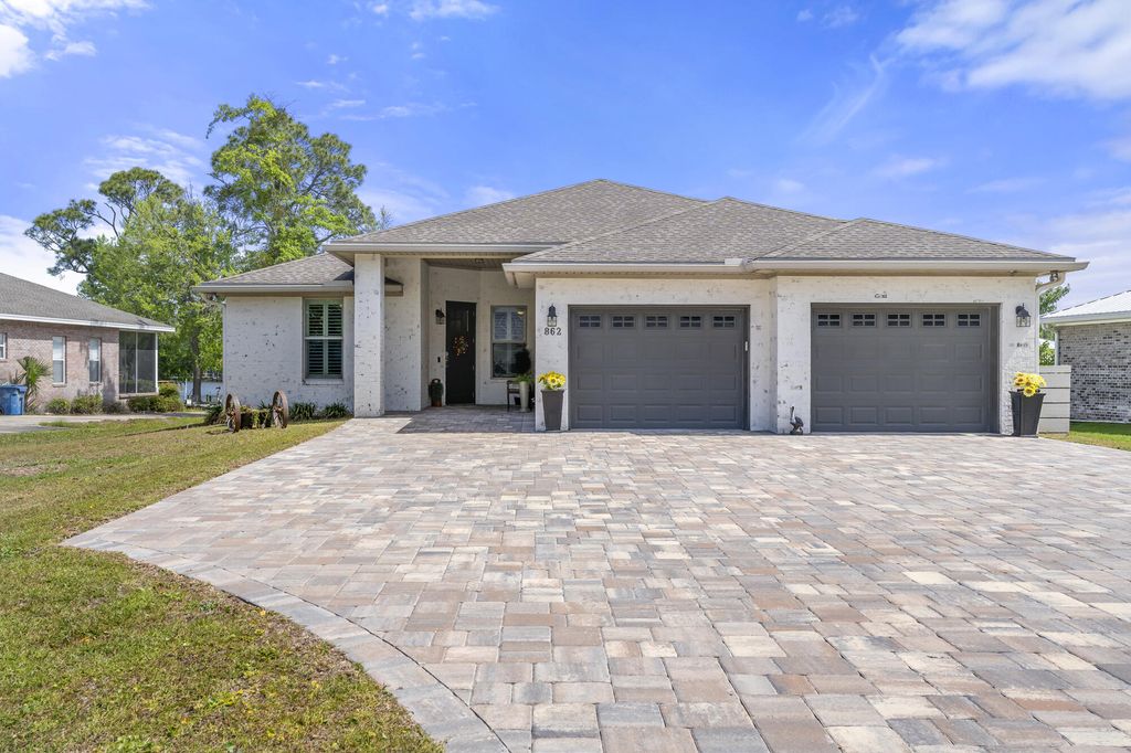 862 Bay Grove Road, Freeport, FL 32439