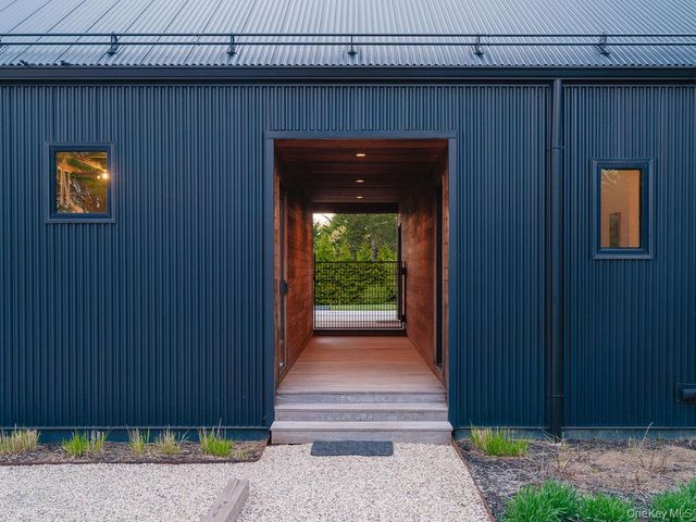 1895 Pequash Avenue, Cutchogue, NY 11935