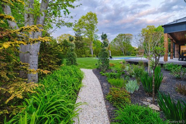 1895 Pequash Avenue, Cutchogue, NY 11935