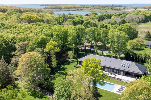 1895 Pequash Avenue, Cutchogue, NY 11935