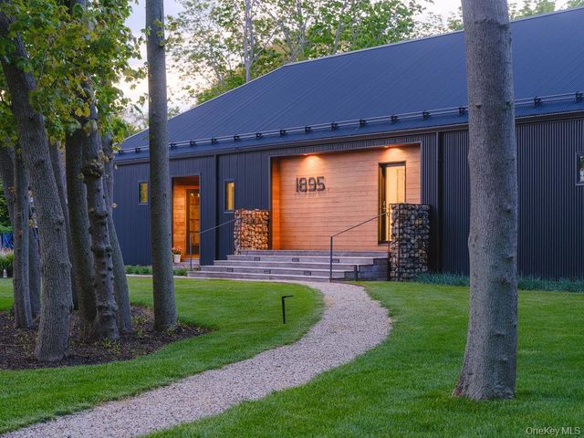 1895 Pequash Avenue, Cutchogue, NY 11935