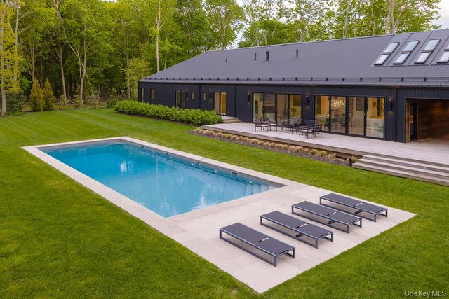 1895 Pequash Avenue, Cutchogue, NY 11935