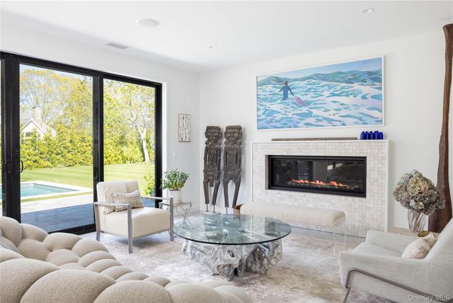 1895 Pequash Avenue, Cutchogue, NY 11935