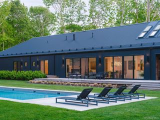 1895 Pequash Avenue, Cutchogue, NY 11935