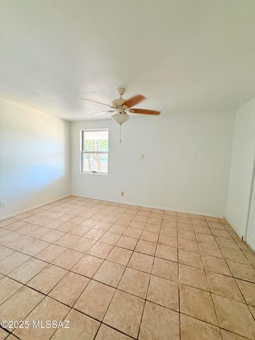 4024 E Santa Barbara Avenue, Tucson, AZ 85711