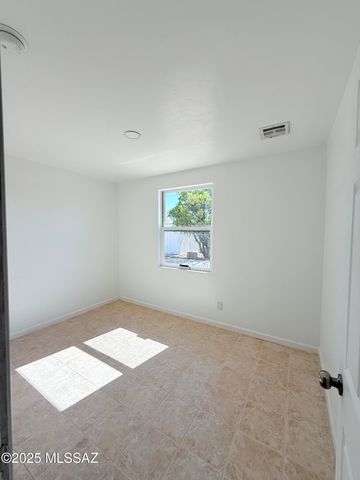 4024 E Santa Barbara Avenue, Tucson, AZ 85711