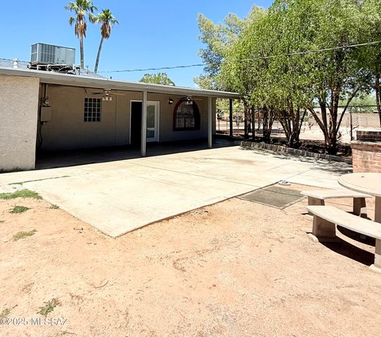 4024 E Santa Barbara Avenue, Tucson, AZ 85711