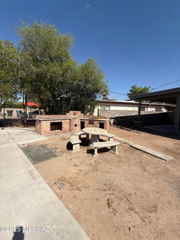 4024 E Santa Barbara Avenue, Tucson, AZ 85711