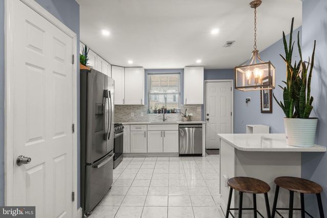 4 N EAST AVE, Baltimore, MD 21224