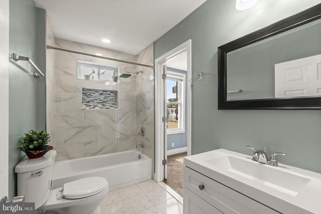 4 N EAST AVE, Baltimore, MD 21224