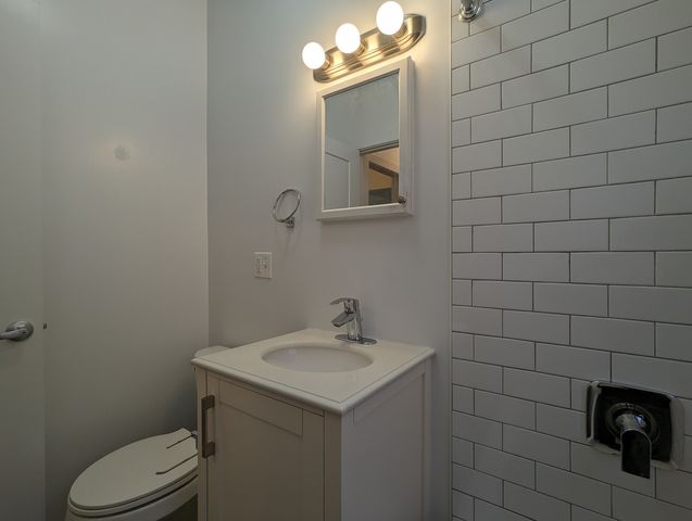 2641 N Spaulding Avenue 3W, Chicago, IL 60647