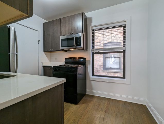 2641 N Spaulding Avenue 3W, Chicago, IL 60647