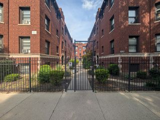 2641 N Spaulding Avenue 3W, Chicago, IL 60647