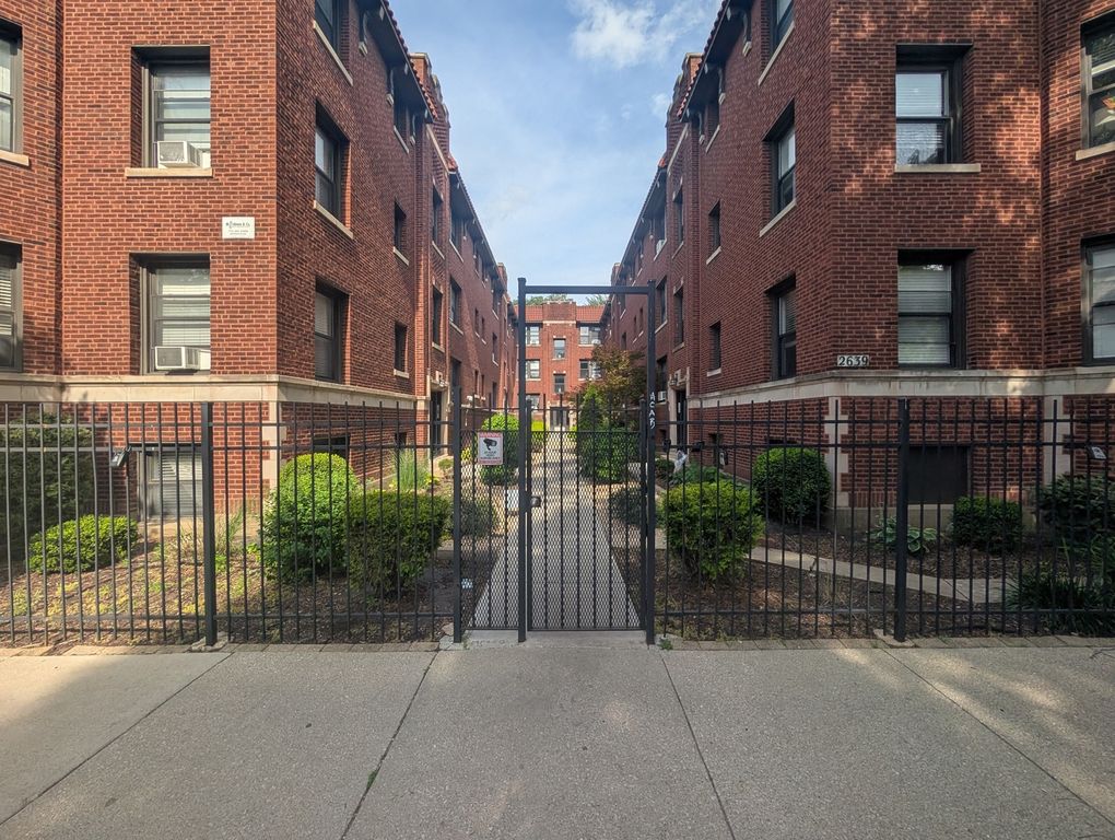 2641 N Spaulding Avenue 3W, Chicago, IL 60647