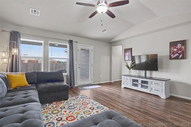 9417 E 131st Place S, Bixby, OK 74008