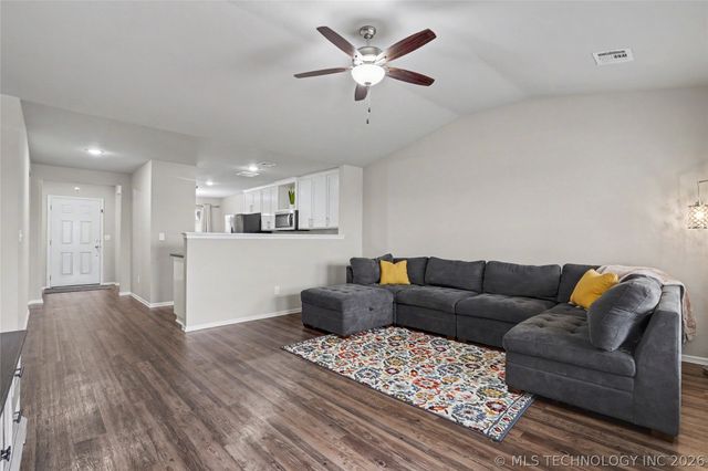 9417 E 131st Place S, Bixby, OK 74008