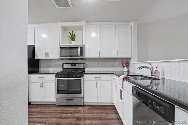 9417 E 131st Place S, Bixby, OK 74008