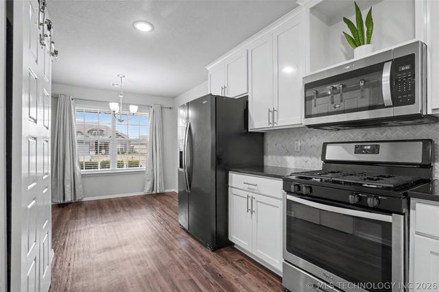 9417 E 131st Place S, Bixby, OK 74008