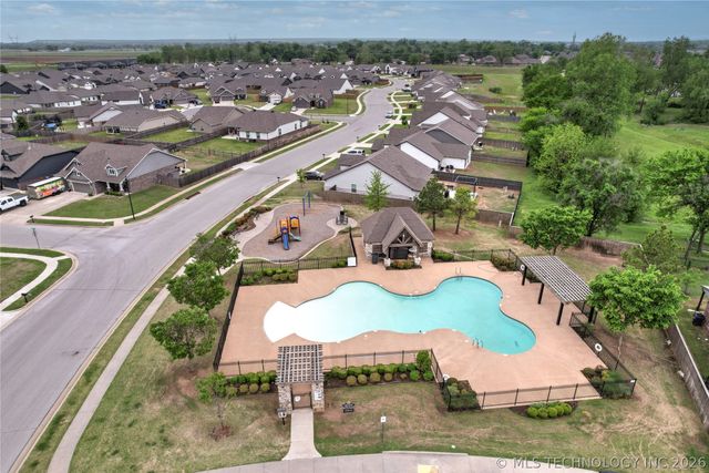 9417 E 131st Place S, Bixby, OK 74008