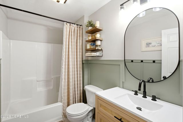 19 Goldfinch Road, Jackson, NJ 08527