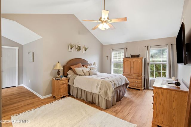 19 Goldfinch Road, Jackson, NJ 08527