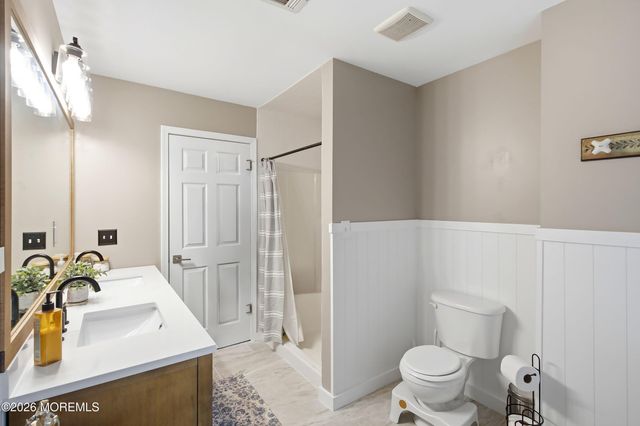 19 Goldfinch Road, Jackson, NJ 08527