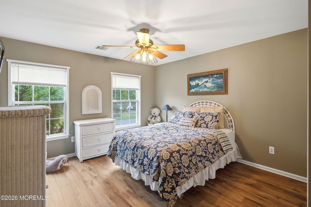 19 Goldfinch Road, Jackson, NJ 08527