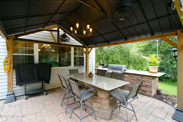 19 Goldfinch Road, Jackson, NJ 08527