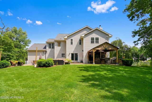 19 Goldfinch Road, Jackson, NJ 08527