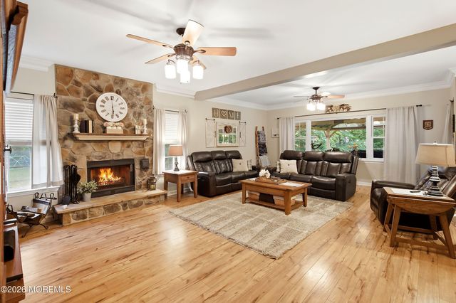 19 Goldfinch Road, Jackson, NJ 08527