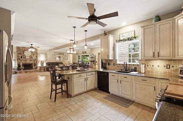 19 Goldfinch Road, Jackson, NJ 08527