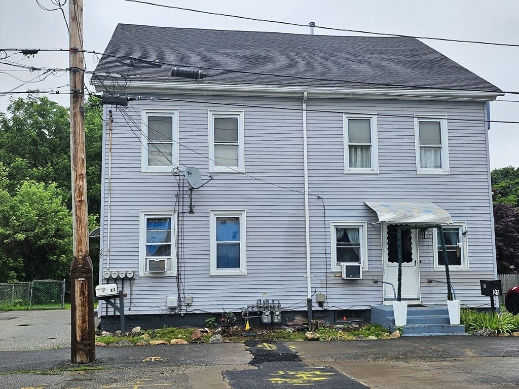 21 High St, South Hadley, MA 01075