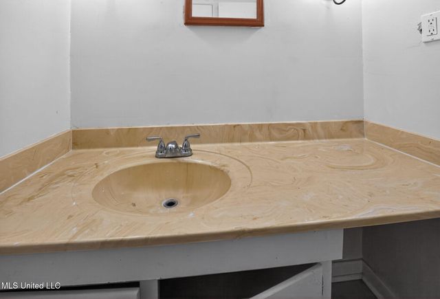 6607 Franklin D Roosevelt Drive, Jackson, MS 39213