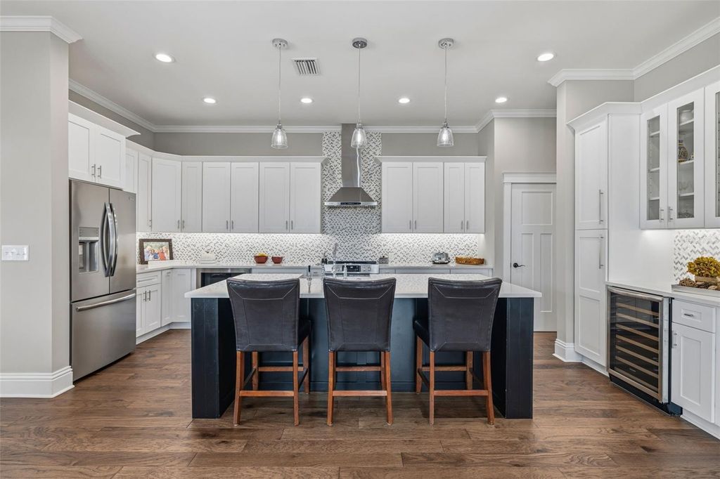 Image 15 of property listing at 306 E EMMA STREET, Tampa, FL 33603