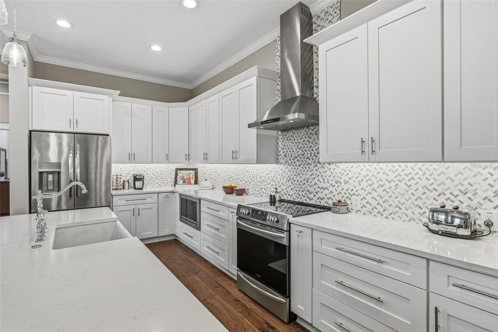 Image 16 of property listing at 306 E EMMA STREET, Tampa, FL 33603