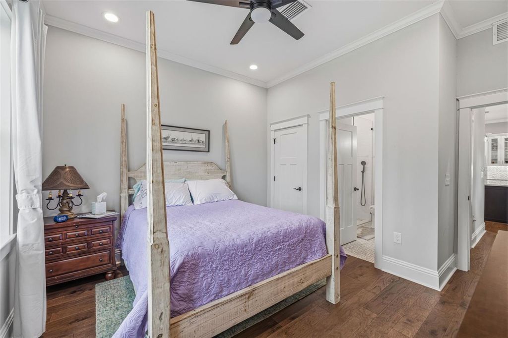 Image 28 of property listing at 306 E EMMA STREET, Tampa, FL 33603