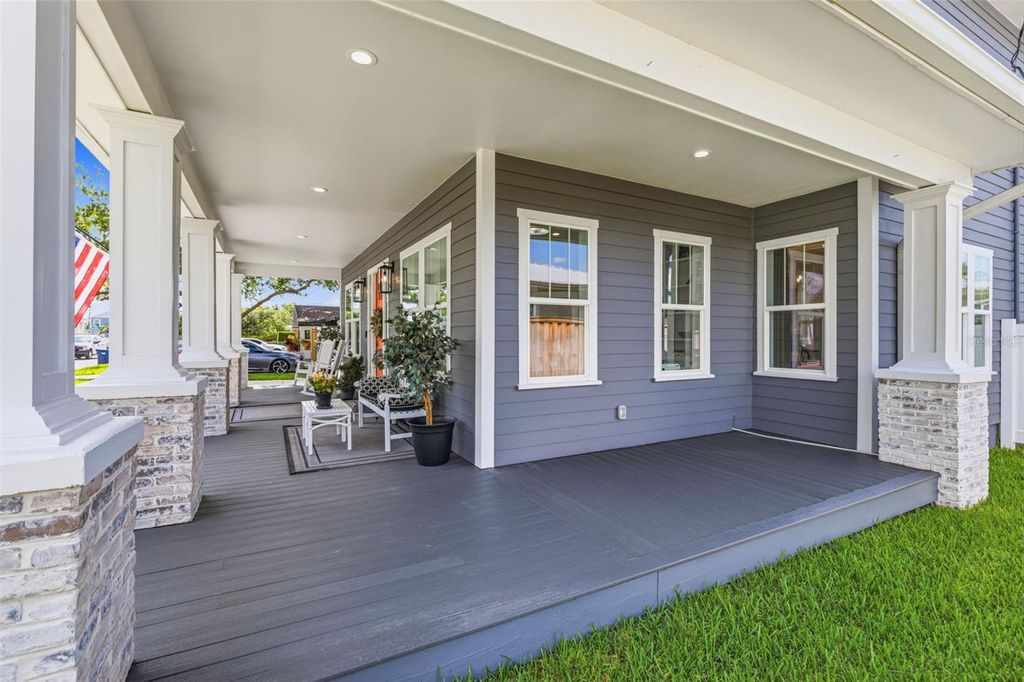 Image 4 of property listing at 306 E EMMA STREET, Tampa, FL 33603