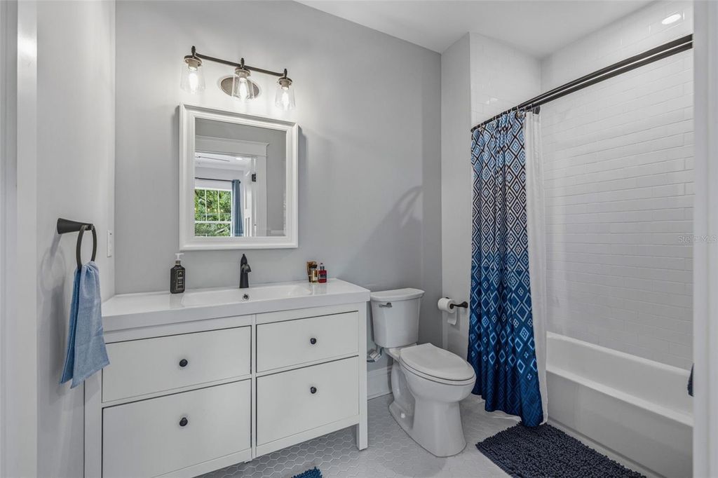 Image 43 of property listing at 306 E EMMA STREET, Tampa, FL 33603
