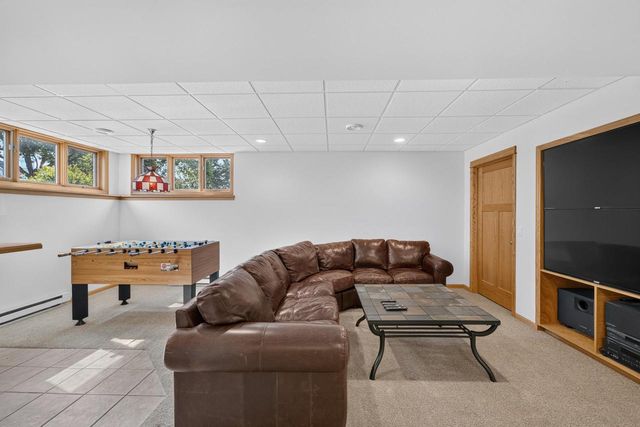 500 Pleasant Valley Parkway, Waunakee, WI 53597