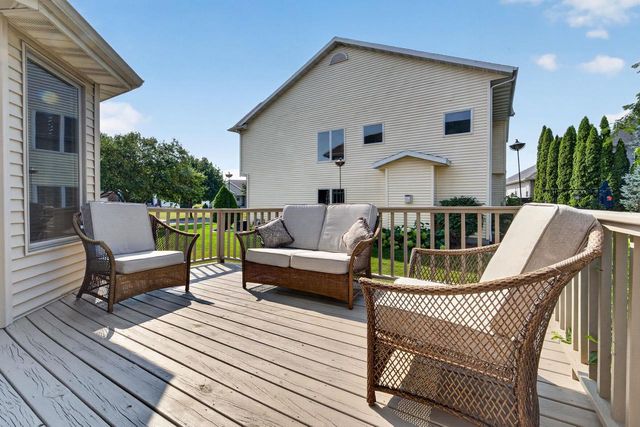 500 Pleasant Valley Parkway, Waunakee, WI 53597