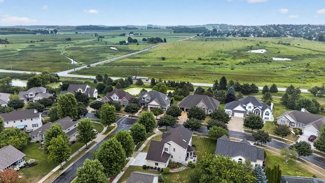 500 Pleasant Valley Parkway, Waunakee, WI 53597