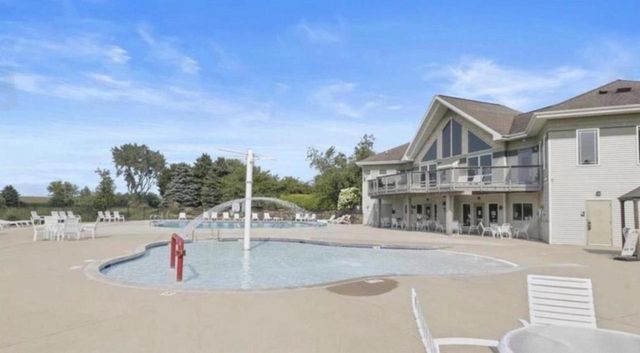 500 Pleasant Valley Parkway, Waunakee, WI 53597