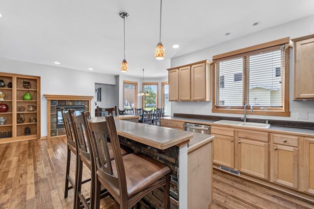 500 Pleasant Valley Parkway, Waunakee, WI 53597