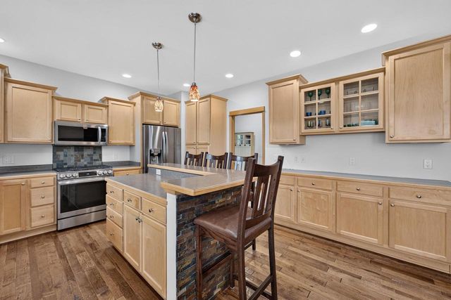 500 Pleasant Valley Parkway, Waunakee, WI 53597